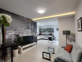DePiro Point Deluxe - Modern, designer apartment 2 minutes away from popular Sliema seafront